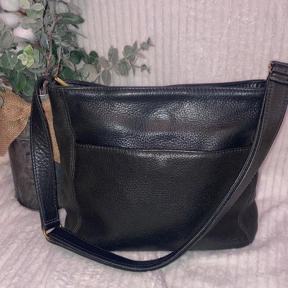 Coach Handbags - Coach VINTAGE 90’s  Black pebbled  Leather Shoulder Bag No-4924 NO CALLOUTS
